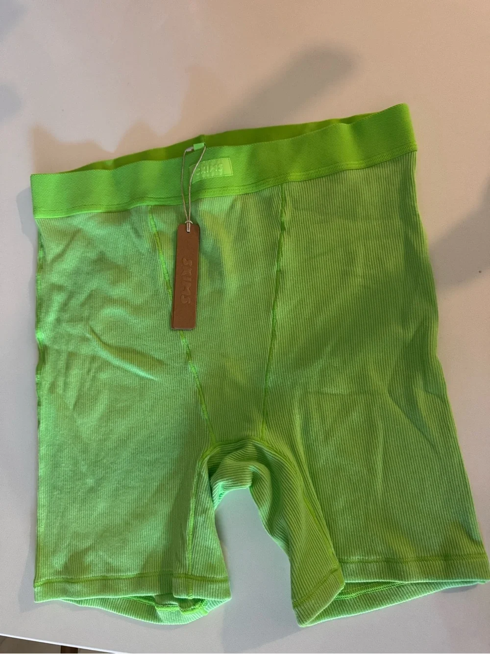 SKIMS Neon Green Cotton Ribbed Tank and Shorts Set - Picture 6 of 7